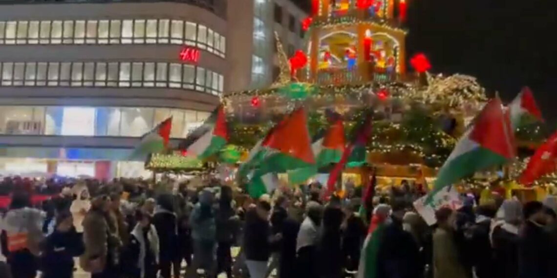 Magdeburg: Islam und pro Gaza Proteste auf dem Weihnachtsmarkt in Hannover