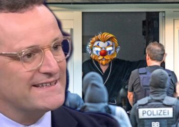 Kritischer Kommentar zu Polizei bei Hausdurchsuchung mit Clown-Gesicht, Symbol für politische Kritik und gesellschaftliche Proteste, Fokus auf Polizei-Einsätze und öffentliche Auseinandersetzungen.