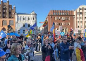 „Kein Orden für Angela Merkel!“ Protestkundgebung AfD Stralsund 29.9.25